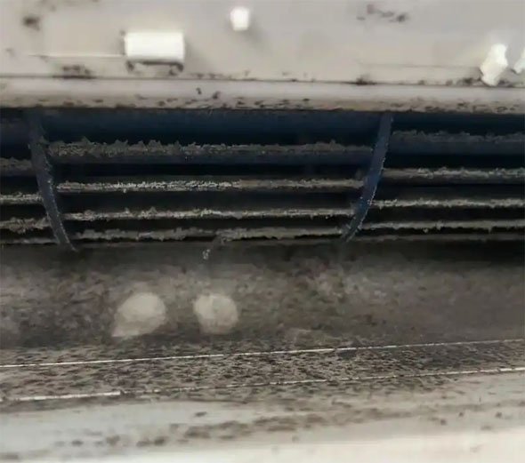 新罗空调吹的风有股烧焦味是怎么回事